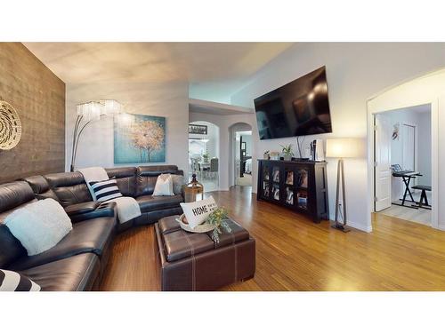 205 Elm Street, Fort Mcmurray, AB - Indoor Photo Showing Living Room