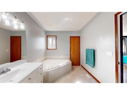 307 Berard Crescent, Fort Mcmurray, AB - Indoor Photo Showing Bathroom