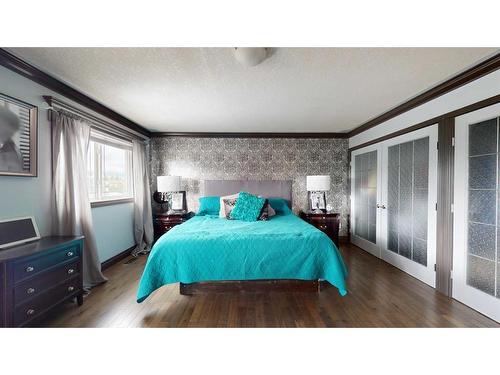 307 Berard Crescent, Fort Mcmurray, AB - Indoor Photo Showing Bedroom