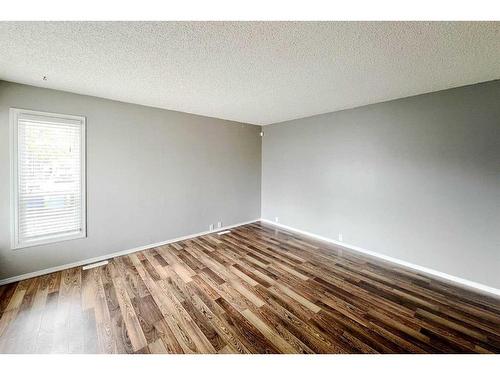 240 Windsor Drive, Fort Mcmurray, AB - Indoor Photo Showing Other Room