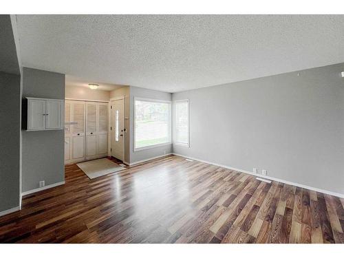 240 Windsor Drive, Fort Mcmurray, AB - Indoor Photo Showing Other Room