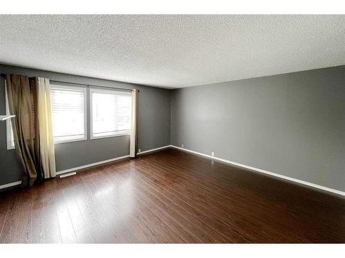 240 Windsor Drive, Fort Mcmurray, AB - Indoor Photo Showing Other Room