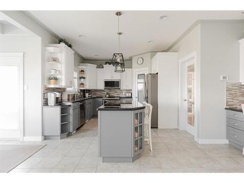 205 Fisher Crescent, Fort Mcmurray, AB - Indoor Photo Showing Kitchen With Upgraded Kitchen