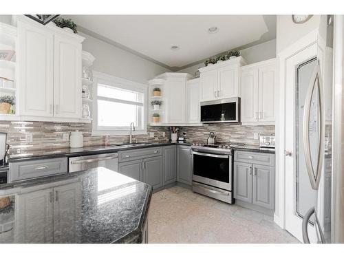 205 Fisher Crescent, Fort Mcmurray, AB - Indoor Photo Showing Kitchen With Stainless Steel Kitchen With Upgraded Kitchen