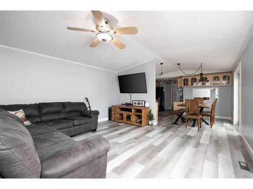 113 Cree Place, Fort Mcmurray, AB - Indoor Photo Showing Living Room