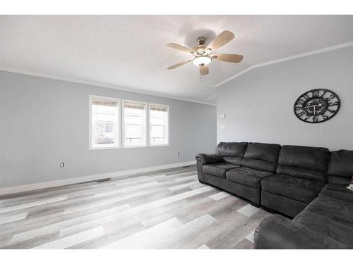 113 Cree Place, Fort Mcmurray, AB - Indoor Photo Showing Living Room