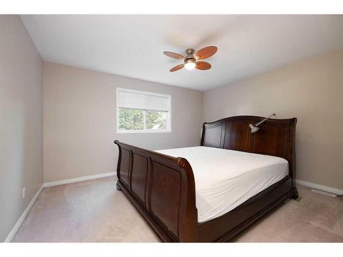 180 Bussieres Drive, Fort Mcmurray, AB - Indoor Photo Showing Bedroom