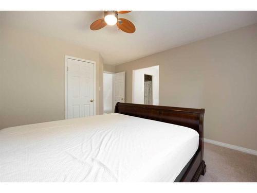 180 Bussieres Drive, Fort Mcmurray, AB - Indoor Photo Showing Bedroom