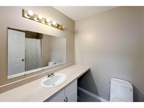 180 Bussieres Drive, Fort Mcmurray, AB - Indoor Photo Showing Bathroom