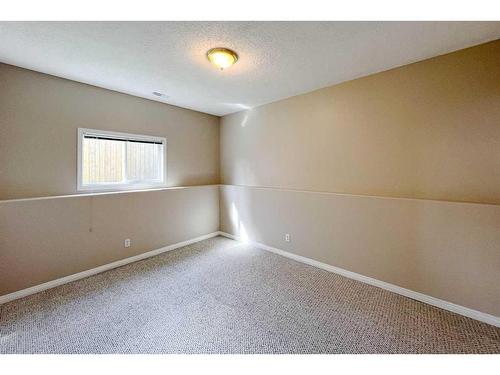 180 Bussieres Drive, Fort Mcmurray, AB - Indoor Photo Showing Other Room