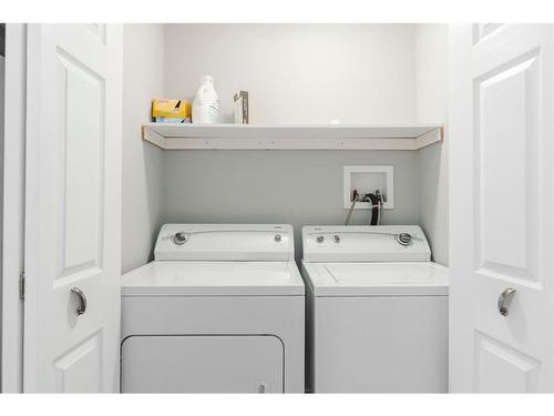 176 Mountain Avens Crescent, Fort Mcmurray, AB - Indoor Photo Showing Laundry Room