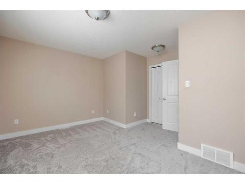 498 Pacific Crescent, Fort Mcmurray, AB - Indoor Photo Showing Other Room