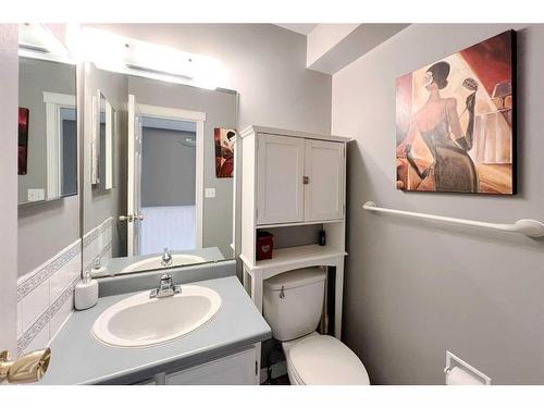 160 Wapiti Crescent, Fort Mcmurray, AB - Indoor Photo Showing Bathroom