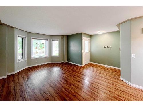 190 Campbell Crescent, Fort Mcmurray, AB - Indoor Photo Showing Kitchen With Double Sink