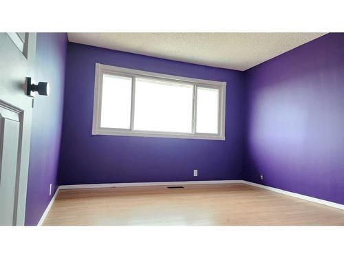 106 Wylie Place, Fort Mcmurray, AB - Indoor Photo Showing Other Room