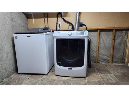106 Wylie Place, Fort Mcmurray, AB - Indoor Photo Showing Laundry Room