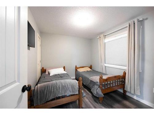 256 Shady Lane, Rural Athabasca County, AB - Indoor Photo Showing Bedroom