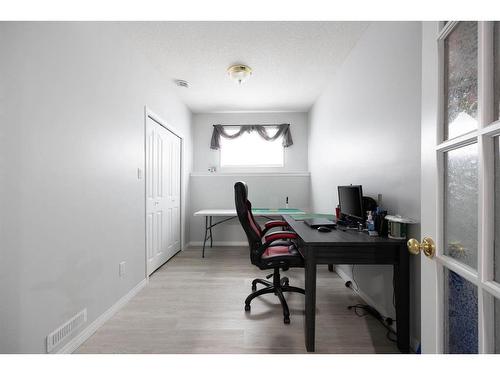 221 Waniandy Way, Fort Mcmurray, AB - Indoor Photo Showing Office