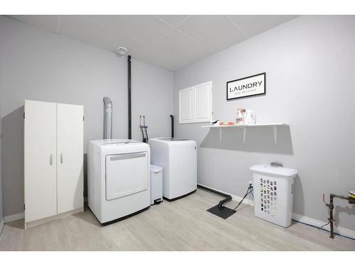 221 Waniandy Way, Fort Mcmurray, AB - Indoor Photo Showing Laundry Room