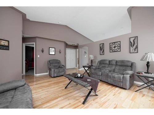 221 Waniandy Way, Fort Mcmurray, AB - Indoor Photo Showing Living Room