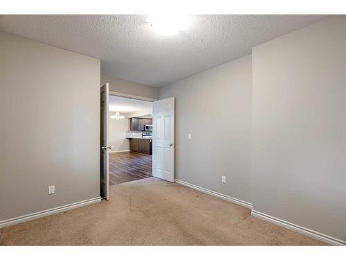 292 Starling Street, Fort Mcmurray, AB - Indoor Photo Showing Other Room