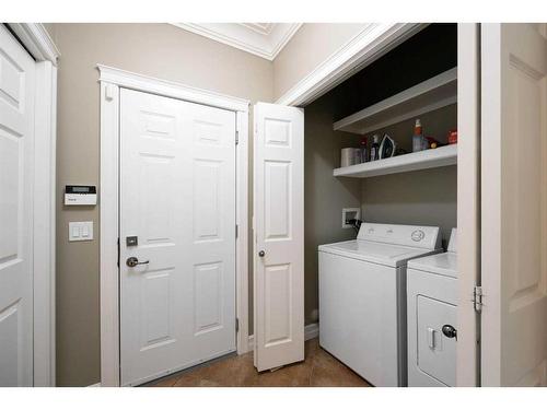 143 Laffont Way, Fort Mcmurray, AB - Indoor Photo Showing Laundry Room