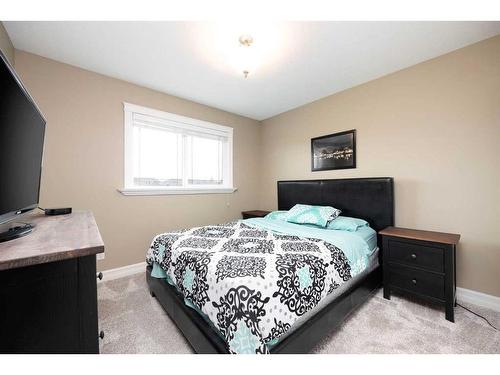 143 Laffont Way, Fort Mcmurray, AB - Indoor Photo Showing Bedroom