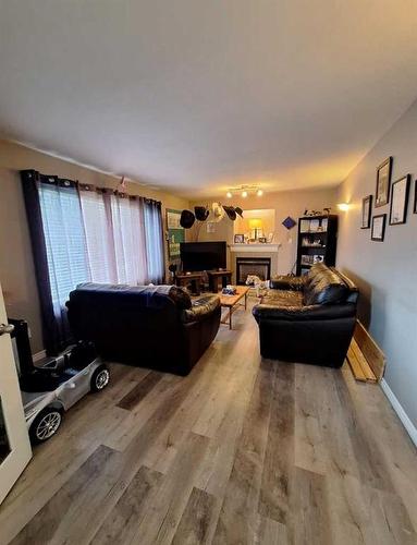 #158 15249 Twp Rd 665A Missawawi Estates Phase Ii, Lac La Biche, AB - Indoor Photo Showing Living Room