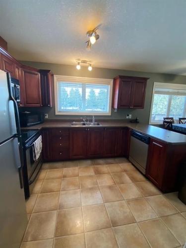 #158 15249 Twp Rd 665A Missawawi Estates Phase Ii, Lac La Biche, AB - Indoor Photo Showing Kitchen