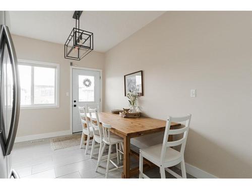 7104 Hughes Avenue, Fort Mcmurray, AB - Indoor Photo Showing Dining Room