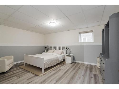 7104 Hughes Avenue, Fort Mcmurray, AB - Indoor Photo Showing Bedroom