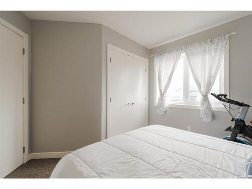 187 Prospect Drive, Fort Mcmurray, AB - Indoor Photo Showing Bedroom