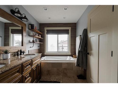 721 Timberline Drive, Fort Mcmurray, AB - Indoor Photo Showing Bathroom