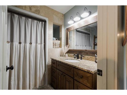 721 Timberline Drive, Fort Mcmurray, AB - Indoor Photo Showing Bathroom