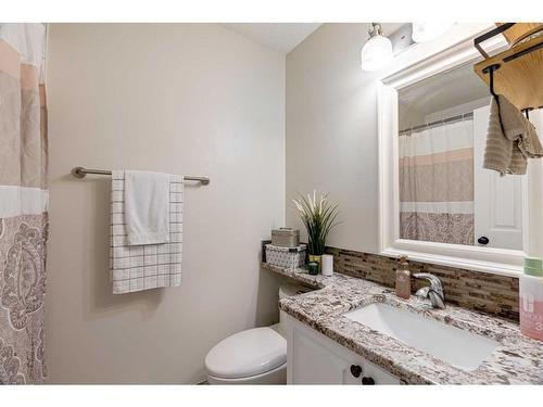 145 Brachett Crescent, Fort Mcmurray, AB - Indoor Photo Showing Bathroom