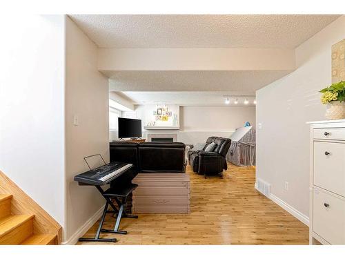 145 Brachett Crescent, Fort Mcmurray, AB - Indoor Photo Showing Other Room