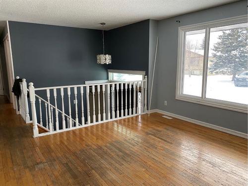 142 Caldwell Crescent, Fort Mcmurray, AB - Indoor Photo Showing Other Room