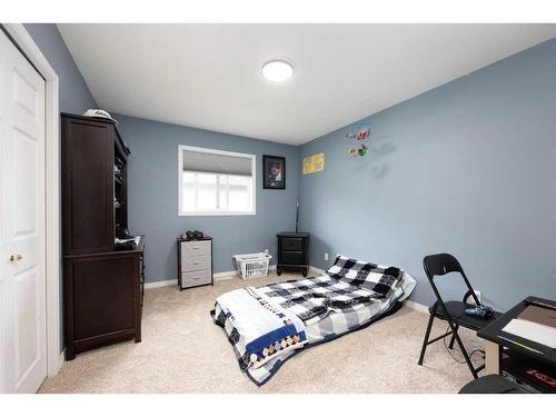 140 Waniandy Way, Fort Mcmurray, AB - Indoor Photo Showing Bedroom