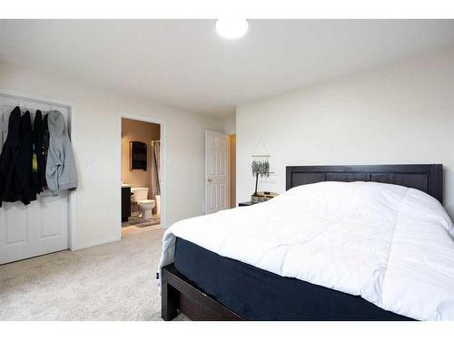 140 Waniandy Way, Fort Mcmurray, AB - Indoor Photo Showing Bedroom