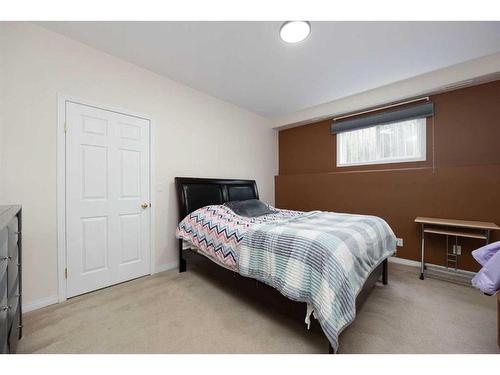 140 Waniandy Way, Fort Mcmurray, AB - Indoor Photo Showing Bedroom