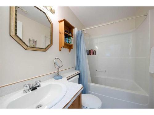 140 Waniandy Way, Fort Mcmurray, AB - Indoor Photo Showing Bathroom