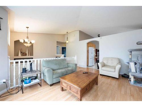 140 Waniandy Way, Fort Mcmurray, AB - Indoor Photo Showing Living Room