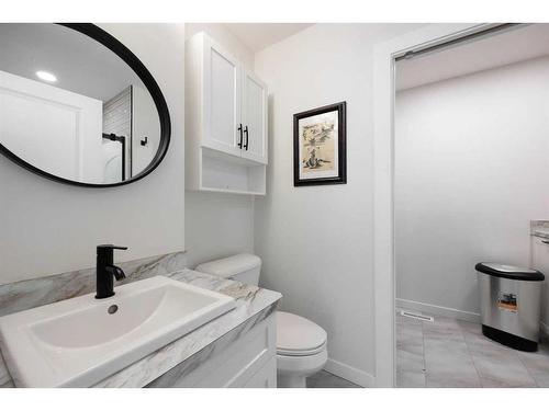 182 Leigh Crescent, Fort Mcmurray, AB - Indoor Photo Showing Bathroom