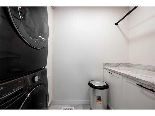182 Leigh Crescent, Fort Mcmurray, AB - Indoor Photo Showing Laundry Room