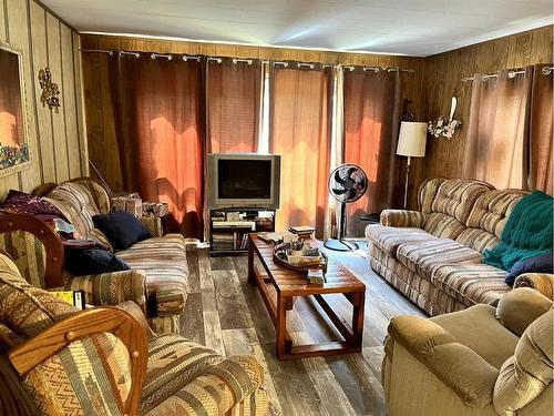 229-63303 867 Highway, Rural Lac La Biche County, AB - Indoor Photo Showing Living Room
