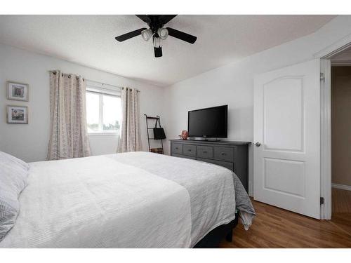 133 Campbell Crescent, Fort Mcmurray, AB - Indoor Photo Showing Bedroom