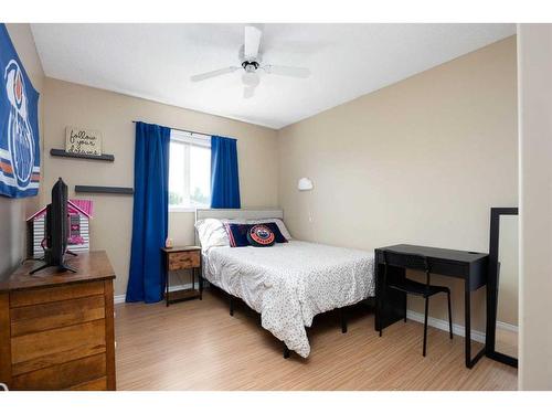 133 Campbell Crescent, Fort Mcmurray, AB - Indoor Photo Showing Bedroom