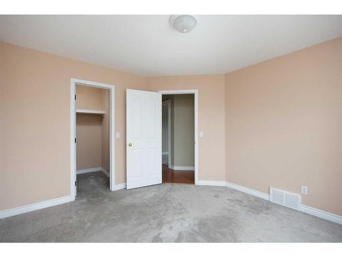 357 Diefenbaker Drive, Fort Mcmurray, AB - Indoor Photo Showing Other Room