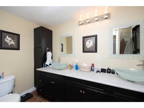 357 Diefenbaker Drive, Fort Mcmurray, AB - Indoor Photo Showing Bathroom