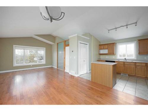 357 Diefenbaker Drive, Fort Mcmurray, AB - Indoor Photo Showing Kitchen